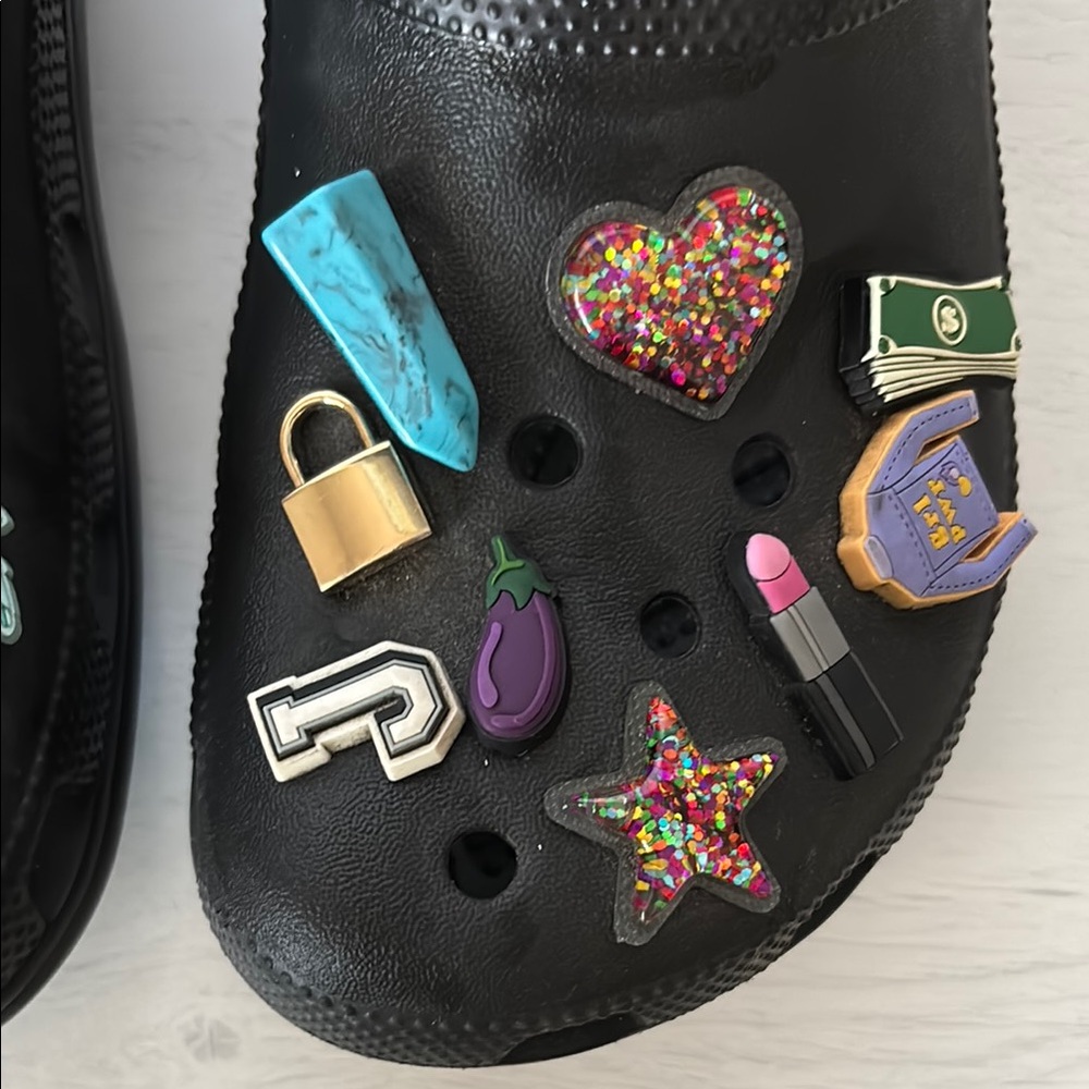 Crocs Black with Fun Charms - Picture 4 of 6